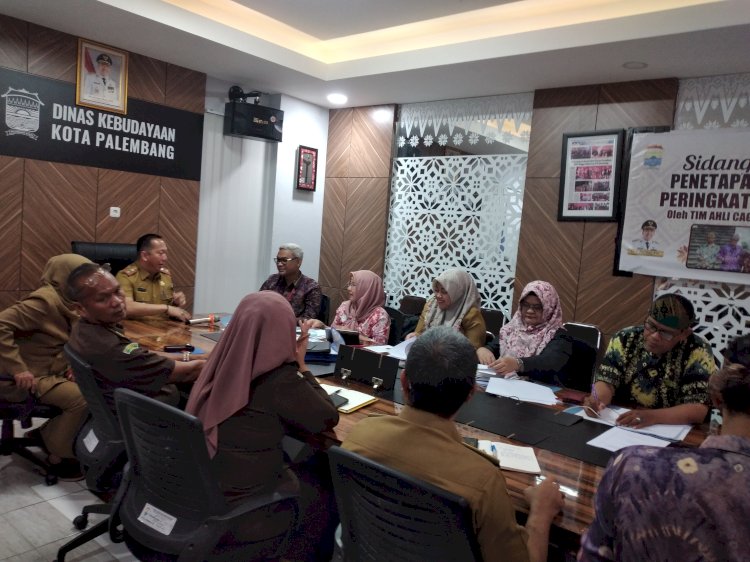 Rapat Tim Ahli Cagar Budaya (TACB) kota Palembang yang menetabkan tiga objek bangunan sebagai cagar budaya. (Dudi Oskandar/RMOLSumsel.id)