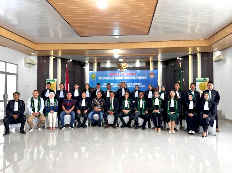 Foto bersama advokat Persadin Lampung usai dilantik. (ist/rmolsumsel.id)