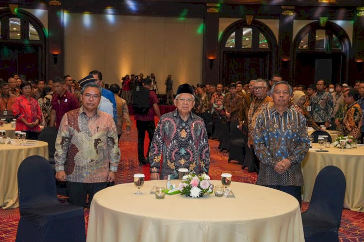 Wakil Presiden Maruf Amin menghadiri acara penyerahan penghargaan Anugerah Lingkungan Proper Tahun 2023. (dok. KLHK)