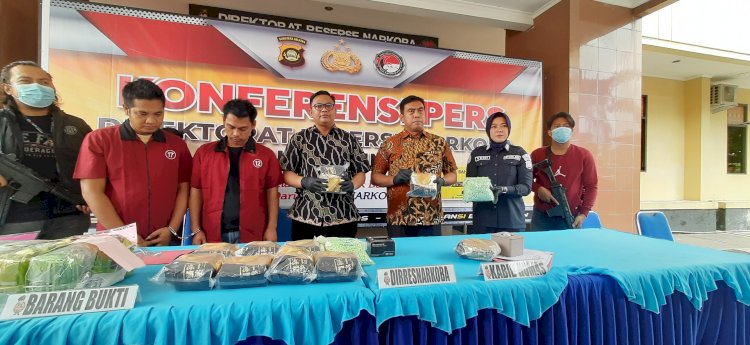 Direktur Reserse Narkoba Polda Sumsel Kombes Pol Dolifar Manurung saat memimpin pres rilis ungkap Kasus narkoba selama satu bulan . (Fauzi/RMOLSumsel.id)