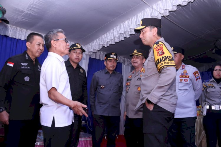 Wakapolda Sumsel Brigjen Pol Zulkarnain bersama Forkopimda Sumsel dan Palembang patroli pengaman Ops Lilin di Palembang/ist