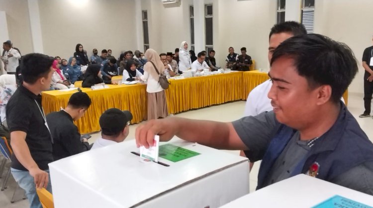 KPU Palembang menggelar simulasi simulasi pemungutan dan penghitungan suara Pemilu 2024 dan penggunaan si Rekap dalam pemilu 2024 mendatang/Foto: Dudy Oskandar