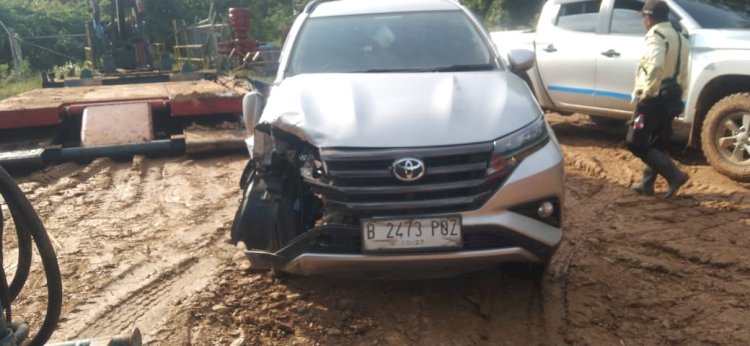 Mobil Toyota Rush yang dikemudikan Ketua KPU Lubuklinggau, Topandri/ist