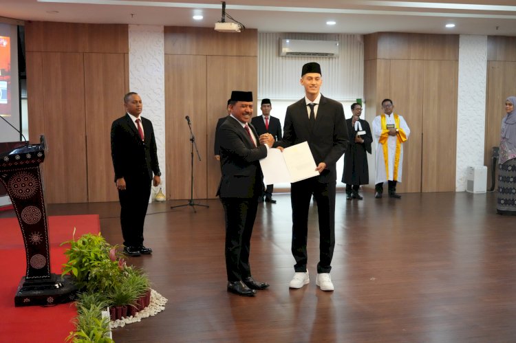 Jay Idzes resmi menjadi WNI setelah melakukan pengambilan sumpah dan janji setia pewarganegaraan Republik Indonesia di Kanwil Kemenkumham DKI Jakarta/Foto:PSSI
