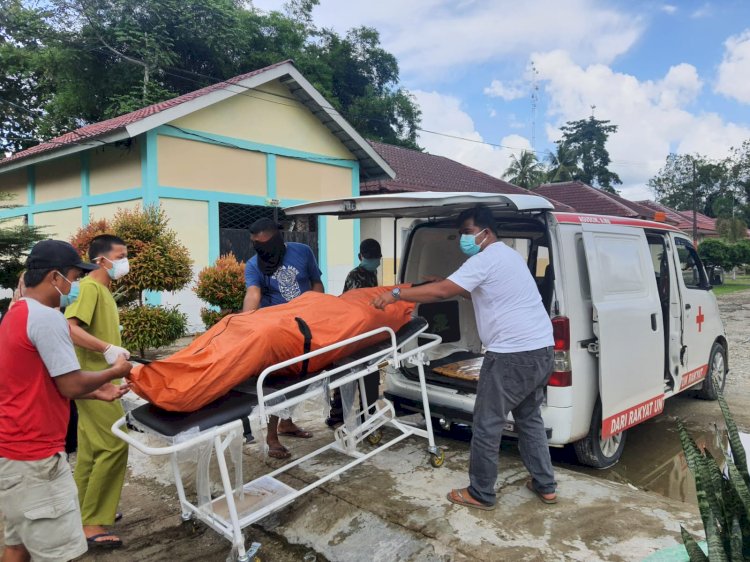 Mayat MR X yang mengapung di Sungai Rawas dievakuasi/Foto:Dokumen Polres Muratara