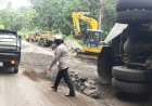 Ruas Jalan Nasional di OKU Amblas, Truk Batu Bara Terguling
