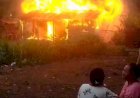 Masnah Menangis Histeris Lihat Rumahnya Ludes Terbakar
