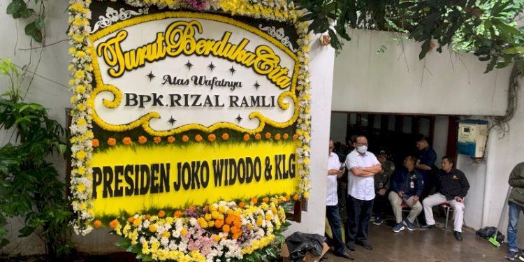 Karangan bunga dari Presiden Joko Widodo di rumah duka Rizal Ramli/RMOL