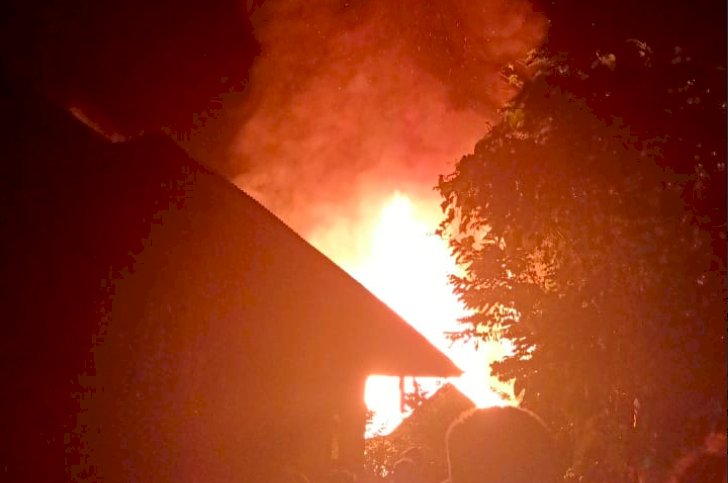Satu unit rumah warga Kecamatan Dempo Utara ,Pagar Alam habis terbakar. (dok. Warga)