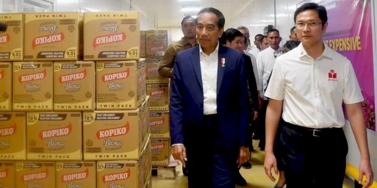 Presiden Jokowi saat mengunjungi Kopiko Philippines Corporation (KPC), di Carmona, Filipina, 10 Januari 2023/Setpres