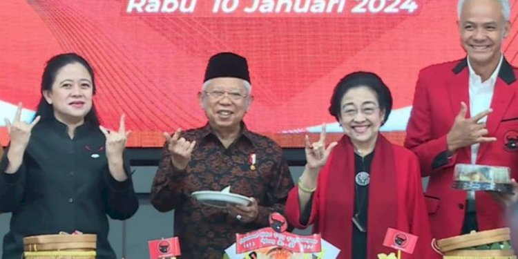 Wapres Maruf Amin ikut memberikan salam 3 jari di acara ulang tahun