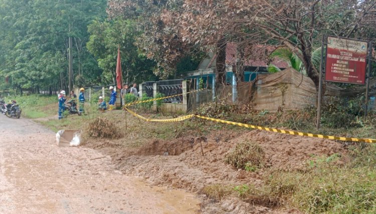 Areal kebocoran pipa Pertamina di Desa Benuang, Kecamatan Talang Ubi, Kabupaten PALI. (ist/rmolsumsel.id)