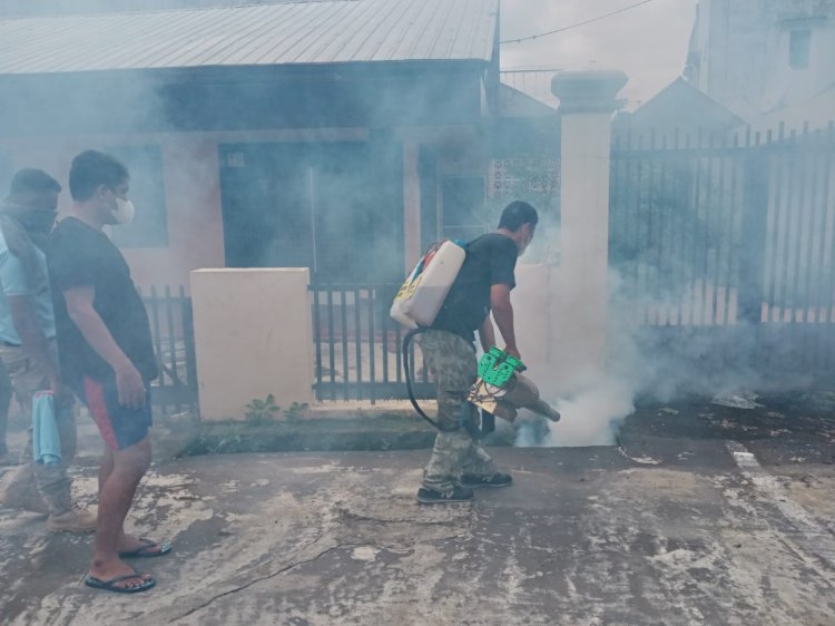 , Tim Kampanye Daerah (TKD) Sumsel melaksanakan kegiatan pengasapan (fogging) di tiga kecamatan yang ada di Kota Palembang.(Handout)