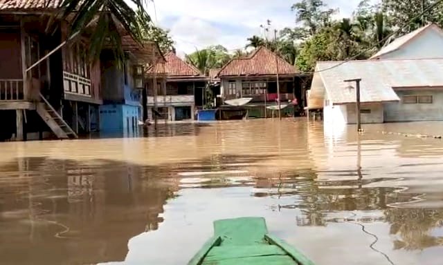 Banjir merendam sejumlah rumah di BTS Ulu Musi Rawas/Foto:Koramil Muara Kelingi