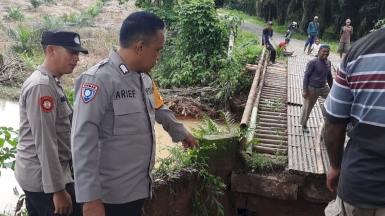 Jembatan Sungai Kuburan di BTS Ulu Kabupaten Musi Rawas amblas/ist