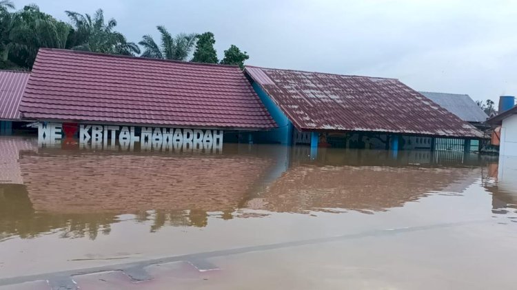 Banjir yang terjadi di Kabupaten Muratara merendam rumah dan fasilitas sekolah.(dok.Kadisdik Muratara)