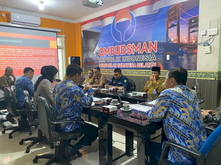 Rapat penyerahan Laporan Akhir Hasil Pemeriksaan (LAHP) Korektif kepada Pemerintah Provinsi Sumatera Selatan terkait 4 Laporan Masyarakat Investigasi atas Prakarsa Sendiri. (ist/rmolsumsel.id)