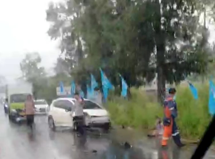 Kecelakaan di Lubuklinggau dimana mobil anggota polisi menabrak sepeda motor yang mengakibatkan pelajar SMP tewas di tempat. (Handout)