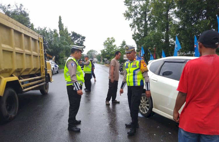 Kecelakaan di Lubuklinggau dimana mobil anggota polisi menabrak sepeda motor yang mengakibatkan pelajar SMP tewas di tempat. (Handout)