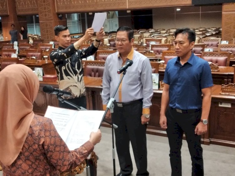Nurul Aman dan Ferdian Irawan saat mengikuti gladi resik pelantikan PAW Anggota DPRD Sumsel. (ist/rmolsumsel.id)