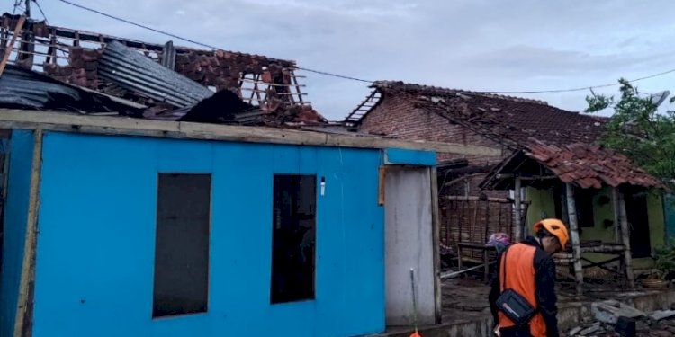 kondisi rumah warga setelah diterjang angin kencang di Bondowoso, Jawa Timur/Ist