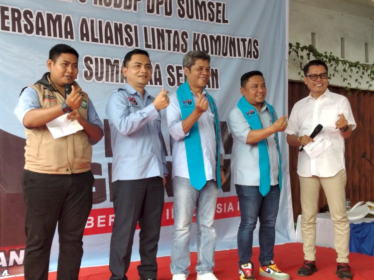 Wakil Ketua TKN Prabowo-Gibran Dominggus Oktavianus saat hadir dalam pemantapan pemenangan Prabowo- Gibran 1 putaran di Palembang. (Dudi oskandar/rmolsumsel.id)