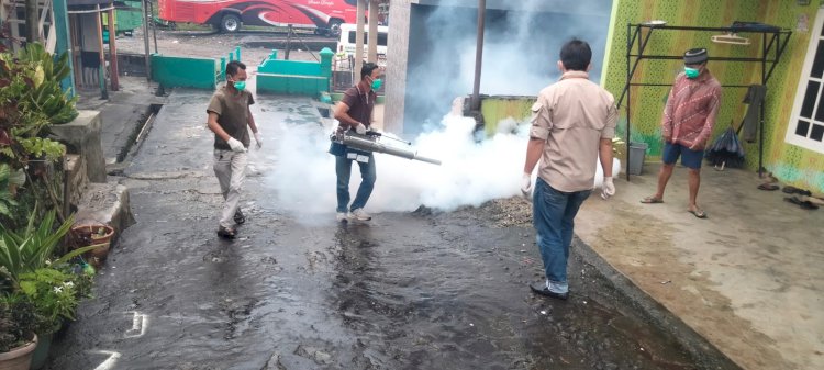 Kegiatan fogging oleh Dinkes Pagar Alam(Taufik Hidayat/RMOLSumsel.id)