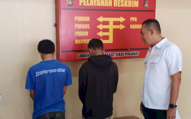 Tim Hunter Reborn Presisi Polrestabes Palembang  mengamankan dua remaja yang membawa senjata tajam/ist