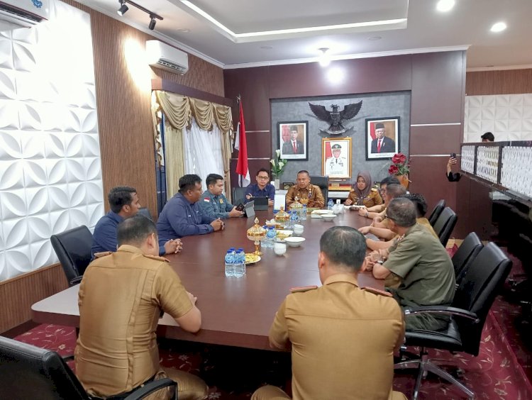 Pj Bupati Empat Lawang menerima audiensi dari pihak PLN UIP Sumbagsel. (Salim/RMOLSumsel.id)