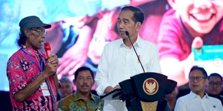 Presiden Joko Widodo saat bertemu penerima bantuan iuran BPJS Kesehatan di Jawa Tengah, Selasa (23/1)/Ist