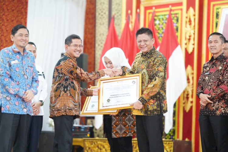 Pemerintah Kabupaten Ogan Komering Ulu Timur, menerima penghargaan dari Ombudsman Republik Indonesia/ist