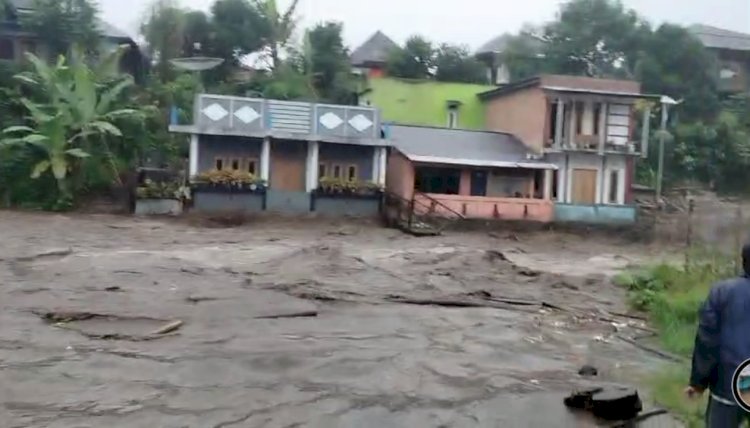 Kondisi banjir yang merendam kediaman warga di kota Pagar Alam. (Taufik/RMOLSumsel.id)