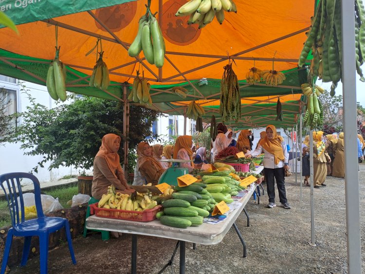 Pasar Tani yang digelar Pemkab OKI untuk mengendalikan inflasi. (ist/rmolsumsel.id)