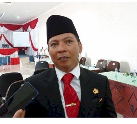 Sekda Muratara, Elvandary saat diwawancarai. (Alam/RMOLSumsel)