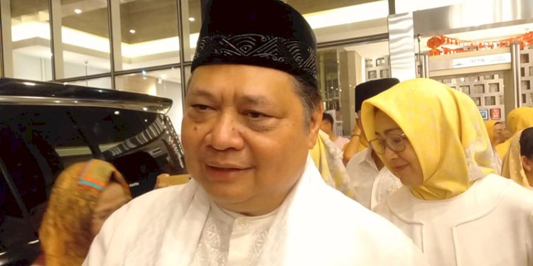 Ketua Umum Partai Golkar Airlangga Hartarto menghadiri peringatan Isra Miraj 1445 Hijriah dan Golkar Indonesia Bertadarus Al-Quran (Gibran), di Intermark BSD, Serpong, Tangerang Selatan, Banten, Senin malam (5/2)/Istimewa