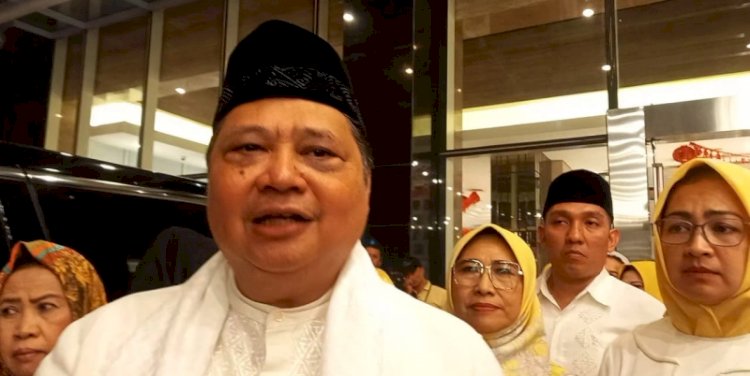 Ketua Umum Partai Golkar Airlangga Hartarto menghadiri peringatan Isra Miraj 1445 Hijriah dan Golkar Indonesia Bertadarus Al-Qur'an (Gibran), di Intermark BSD, Serpong, Tangerang Selatan, Banten, Senin malam (5/2)/RMOL