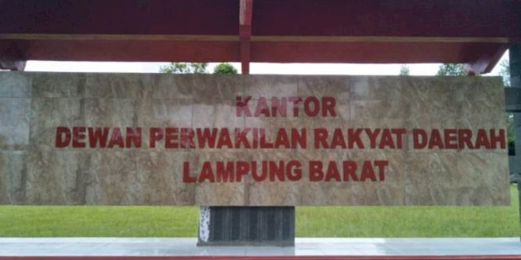 Kantor DPRD Lampung Barat. (ist/rmolsumsel.id)