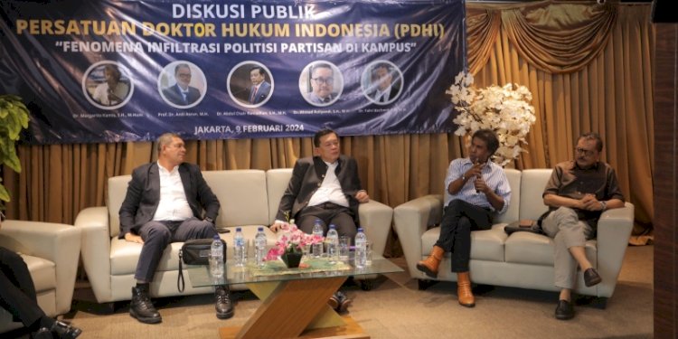 Diskusi Persatuan Doktor Pascasarjana Hukum Indonesia (PEDPHI), bertajuk "Fenomena Inflistrasi Politisi Partisan di Kampus", di Gado-Gado Boplo, Cikini, Menteng, Jakarta Pusat, Jumat (9/2)/RMOL