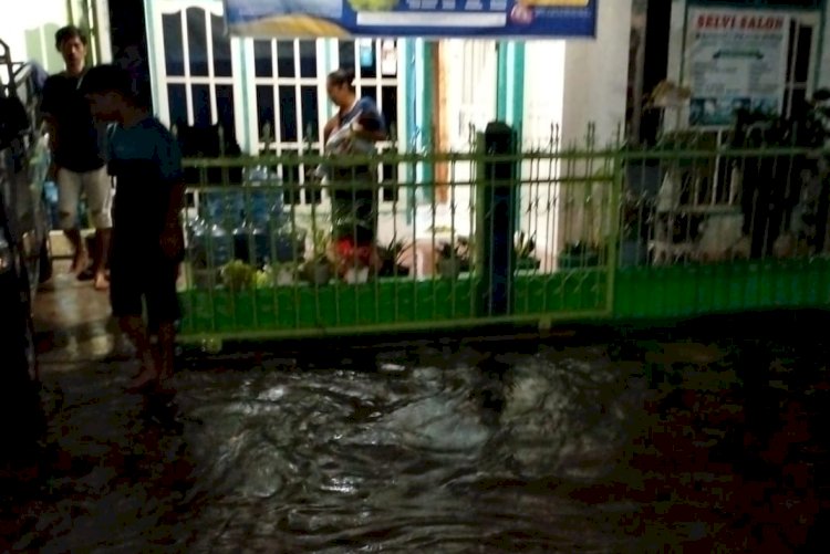 Salah satu titik banjir di kawasan OKU. (ist/rmolsumsel.id)