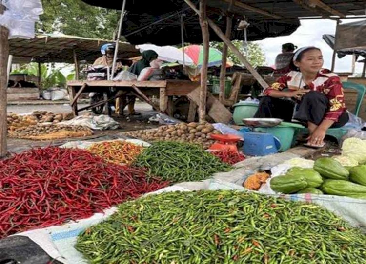 Pedagang cabai di Pasar Pulau Emas, Tebing Tinggi, Empat Lawang. (ist/rmolsumsel.id)