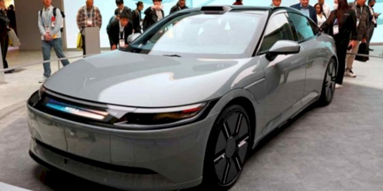 Sony Honda Mobility memamerkan sedan EV-nya di CES 2024 di Las Vegas, AS/Net