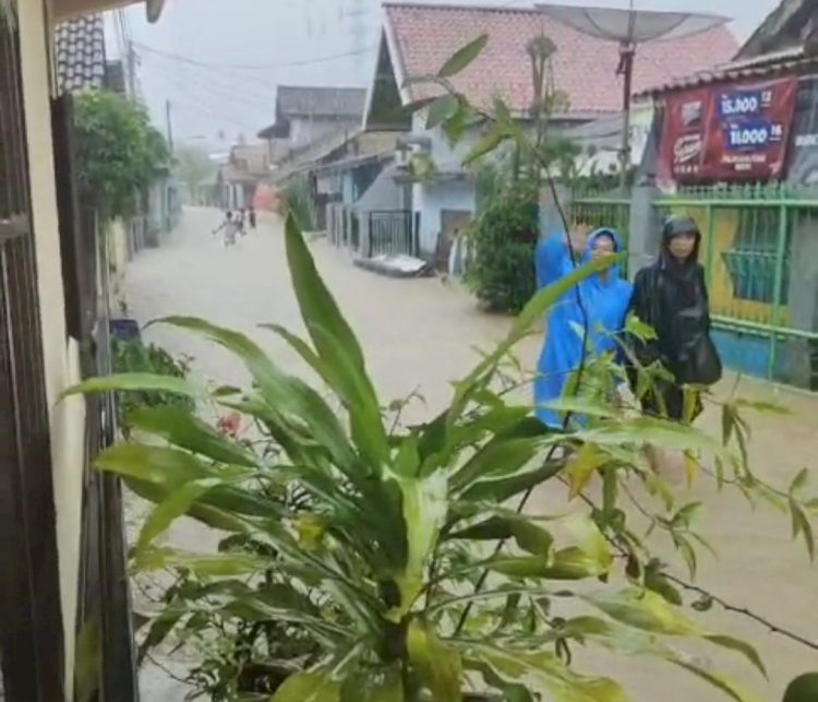 Banjir yang menggenangi salah satu pemukiman penduduk di Kabupaten OKU. (ist/rmolsumsel.id)