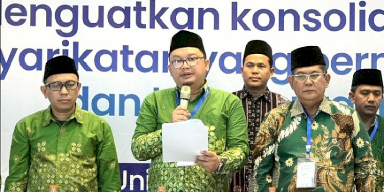 Jajaran Muhammadiyah Jawa Barat saat membacakan pernyataan sIkap terkait Pilkada 2024, Senin (26/2)/Istimewa