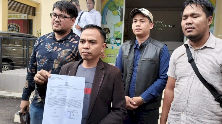 Kuasa hukum korban Febriansyah saat berada di Polda Sumsel. (Fauzi/RMOLSumsel.id)