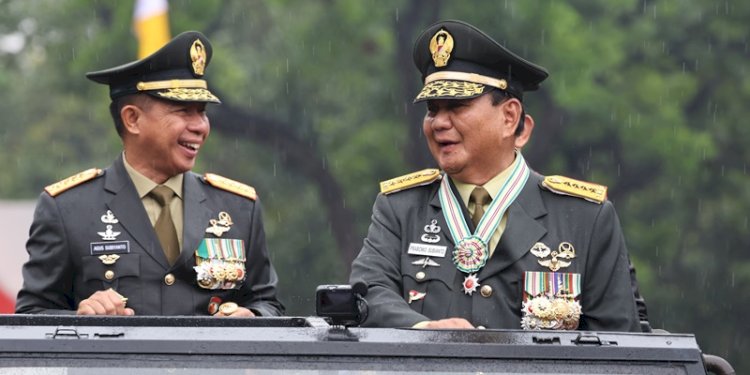Menteri Pertahanan (Menhan) Prabowo Subianto bersama Panglima TNI Jenderal TNi Agus Subiyanto di Mabes TNI, Cilangkap, Jakarta Timur, Rabu (28/2)/RMOL