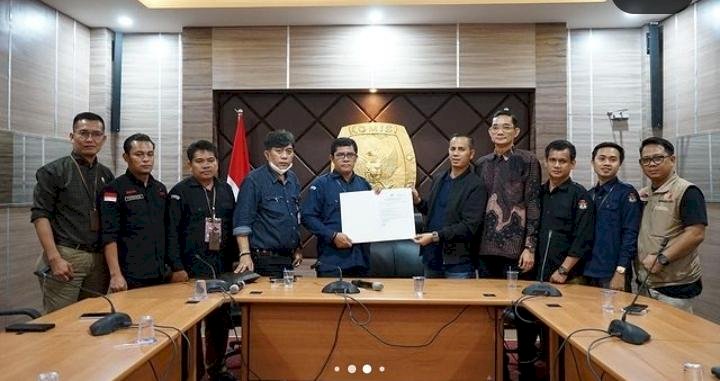 Suasana KPU Sumsel baru menerima satu dokumen rekapitulasi hasil penghitungan perolehan suara Tingkat Kabupaten/ Kota dari KPU Kabupaten Penukal Abab Lematang Illir/ist