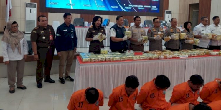 Ditresnarkoba Polda Lampung mengamankan barang bukti sabu sebanyak 87,5 kilogram dan meringkus 20 tersangka dari beberapa lokasi penangkapan/RMOLLampung