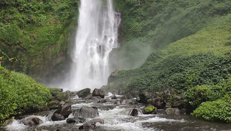 Air terjun cughop bungo yang mempesona. (Handout)