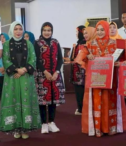 Batik Bajumpe yang menjadi seragam resmi pegawai pemerintahan Banyuasin. (ist/rmolsumsel.id)