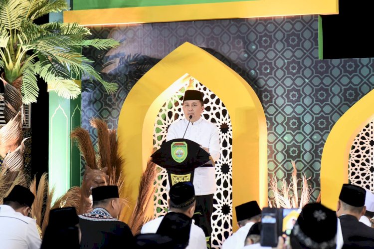 Pj Gubernur Sumsel Agus Fatoni saat membuka Pengajian Ramadan 1445 H/2024 sekaligus salat tarawih perdana. (ist/rmolsumsel.id)